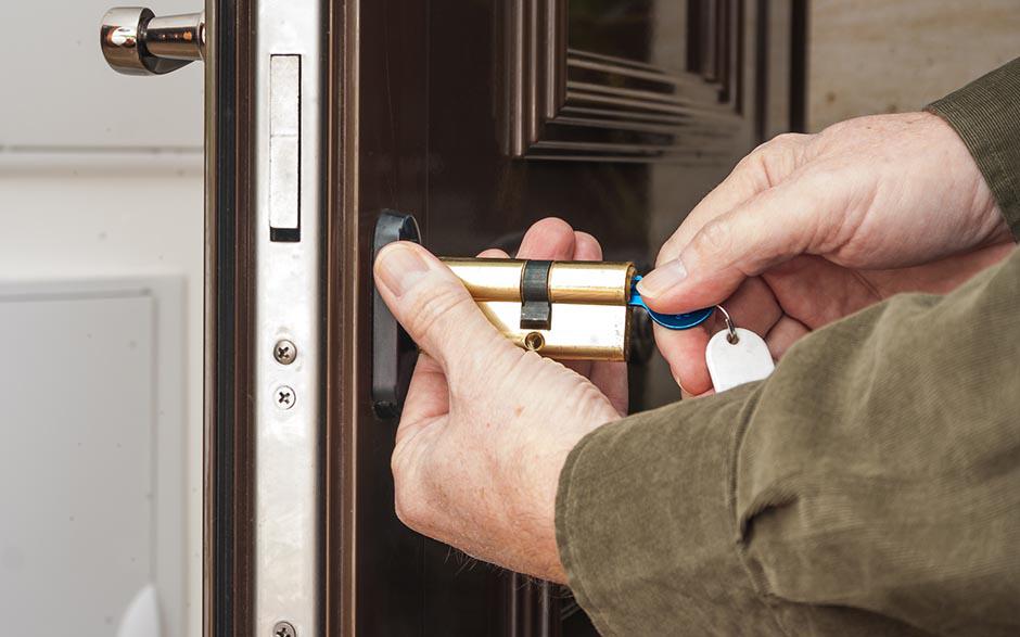 comment ouvrir une serrure de porte Gury